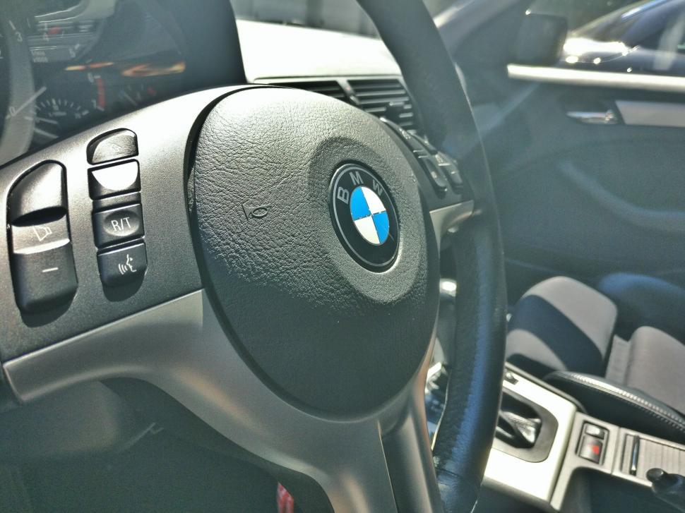 Free Image of Steering Wheel  