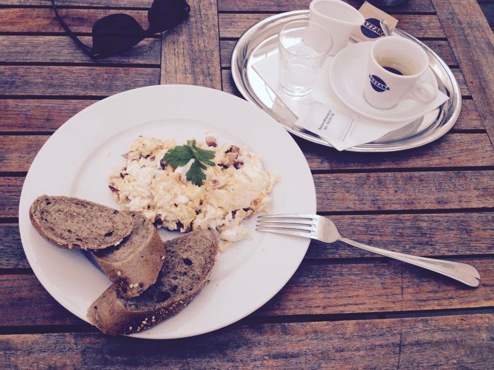 Free Image of Breakfast Meal on plate  