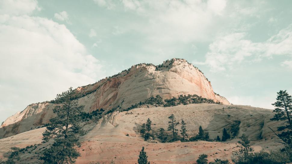 Free Image of Great White Throne (mountain) 