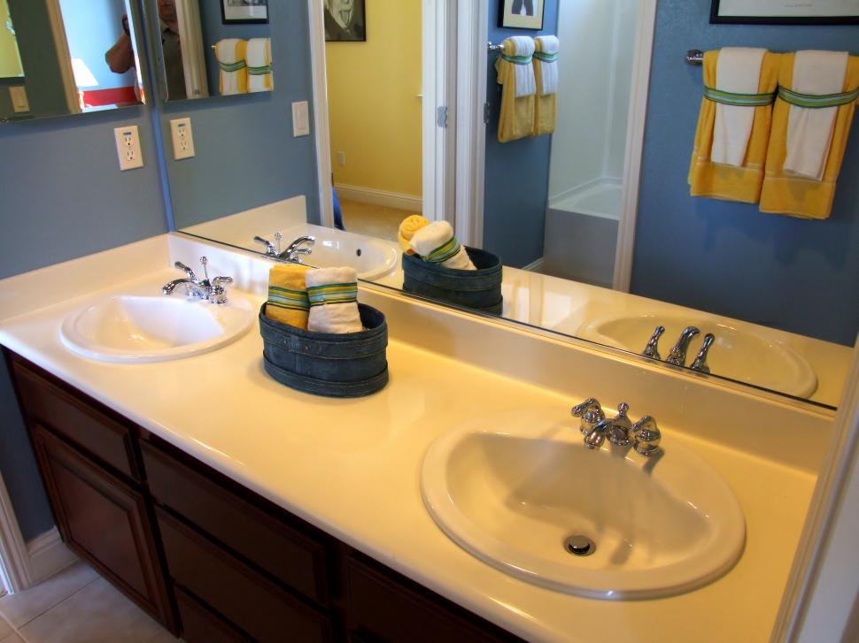 Free Image of Bathroom Sinks 