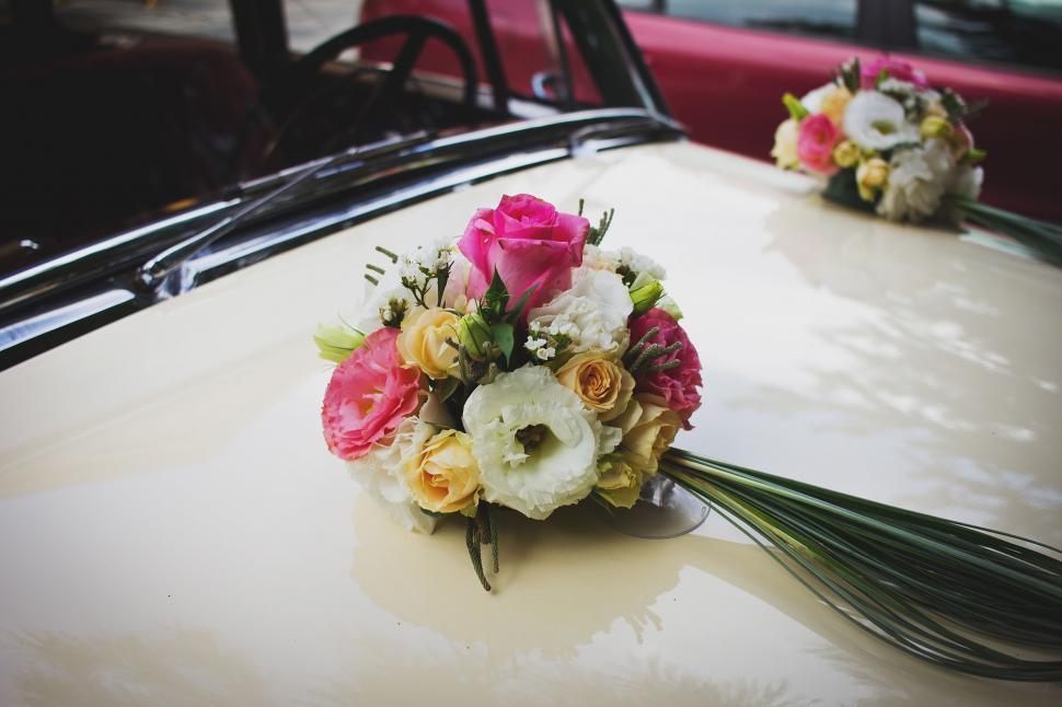 Free Image of Wedding Car  