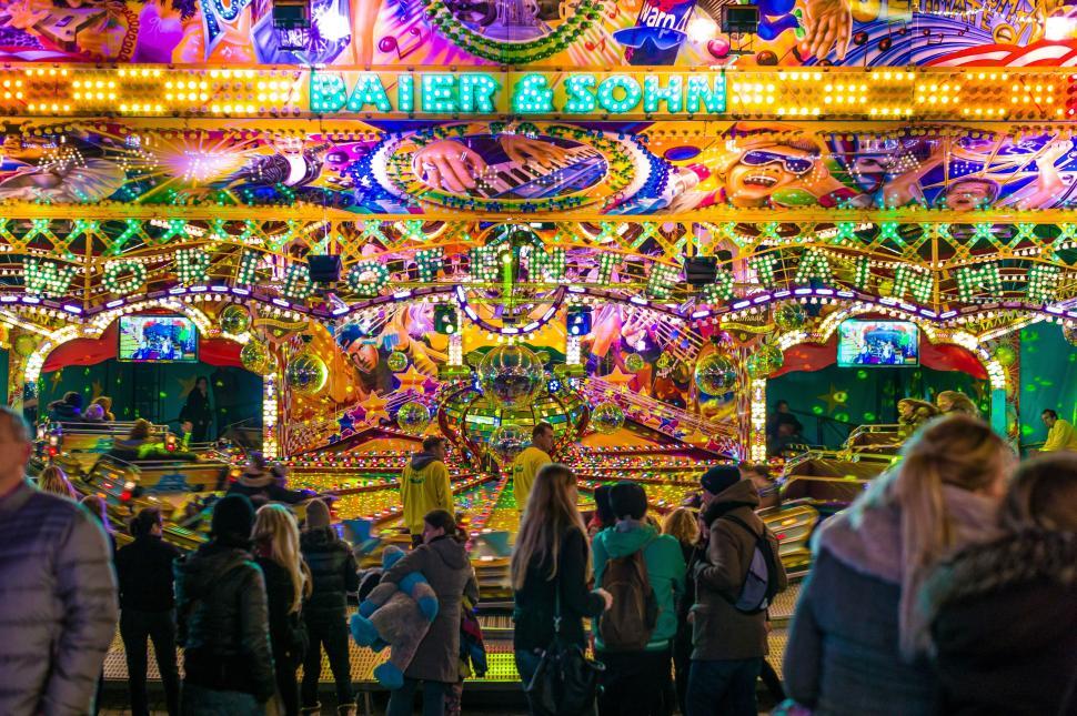 Free Image of Night View of amusement park  