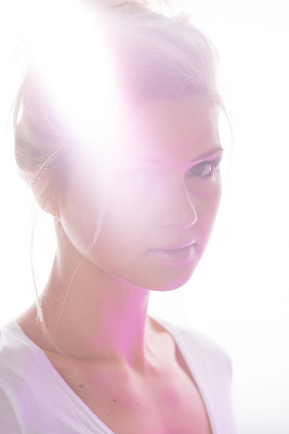 Free Image of Caucasian woman and sun glare 