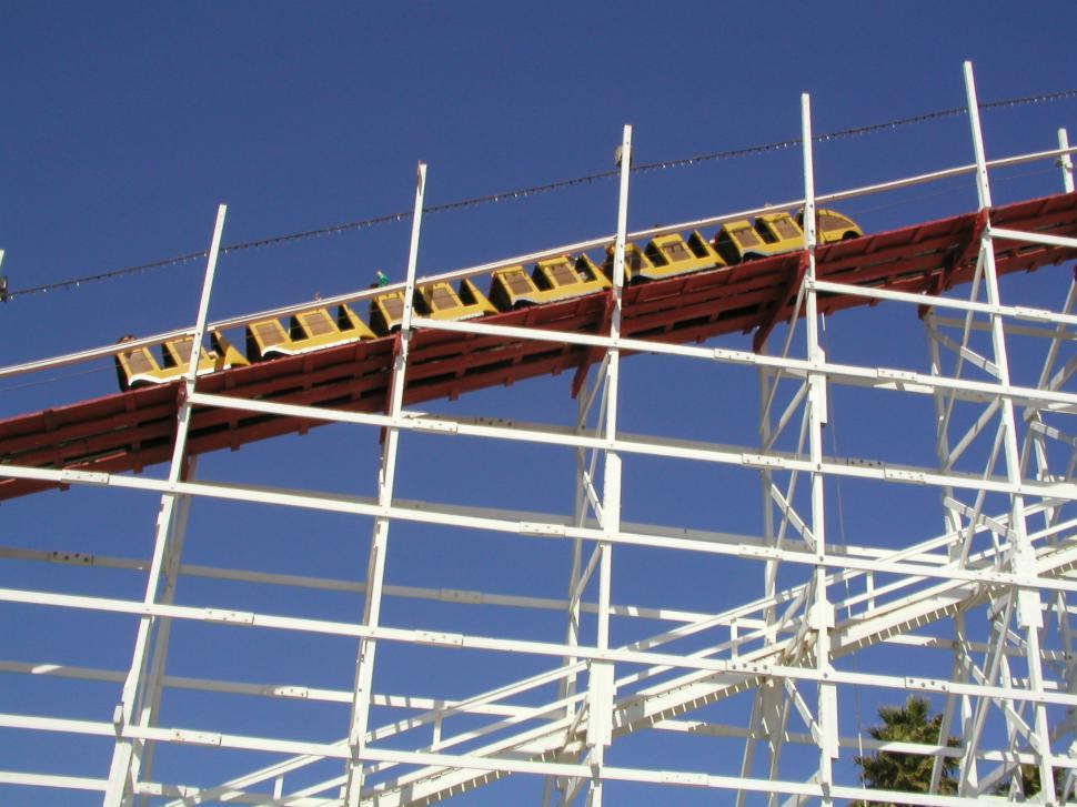 Free Image of Amusement Park 