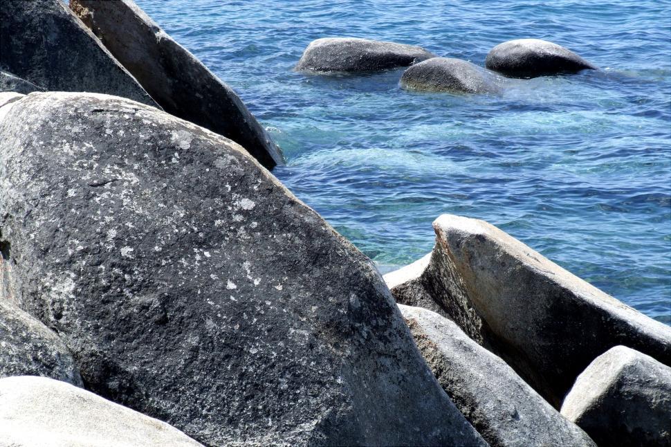 Free Image of Of Rocks and Water 