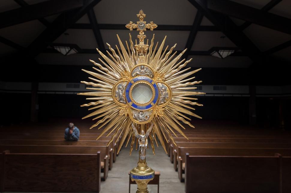 Free Image of Golden altar 