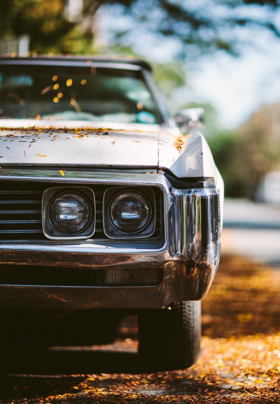 Free Image of Retro Car - Headlight  