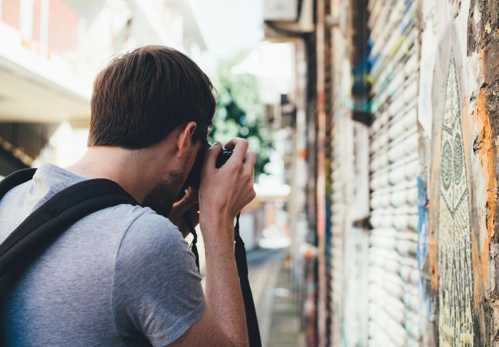 Free Image of Street photographer 