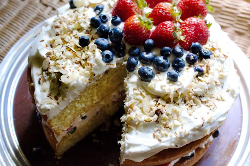 Free Image of Blueberry Strawberry Cheesecake 