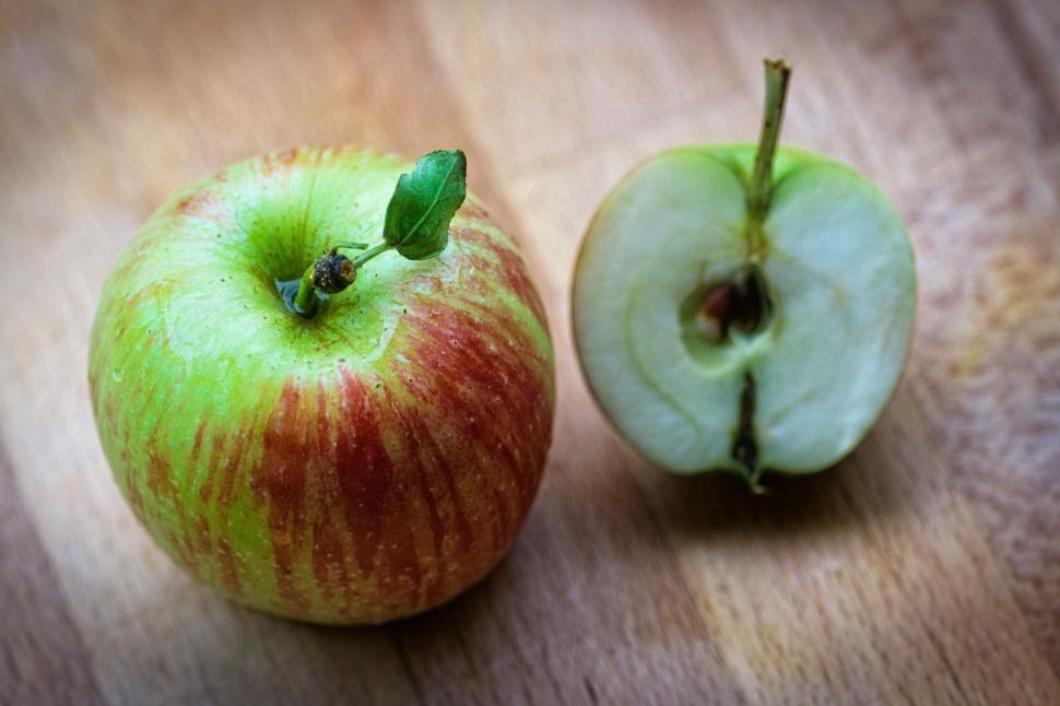 Free Image of Fresh Apples  