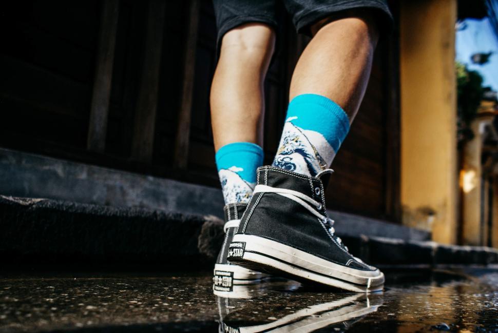 Free Image of Black Converse Shoes 