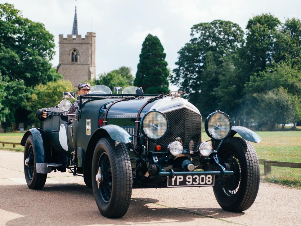 Free Image of Vintage Military Car  