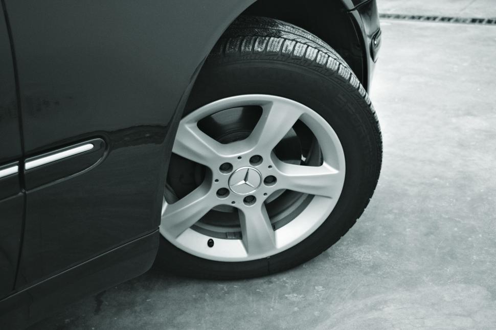 Free Image of Alloy Wheel  
