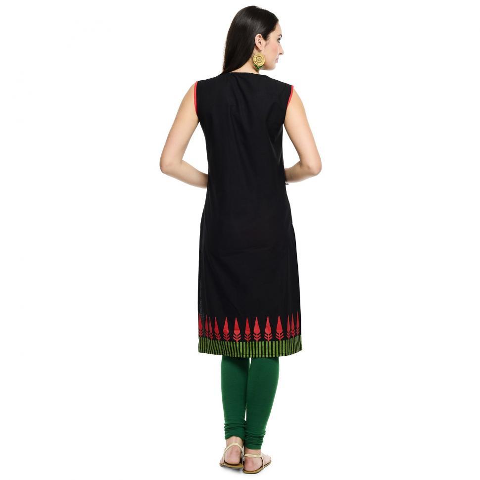 Free Image of Indian Female Model in Traditional Clothing 