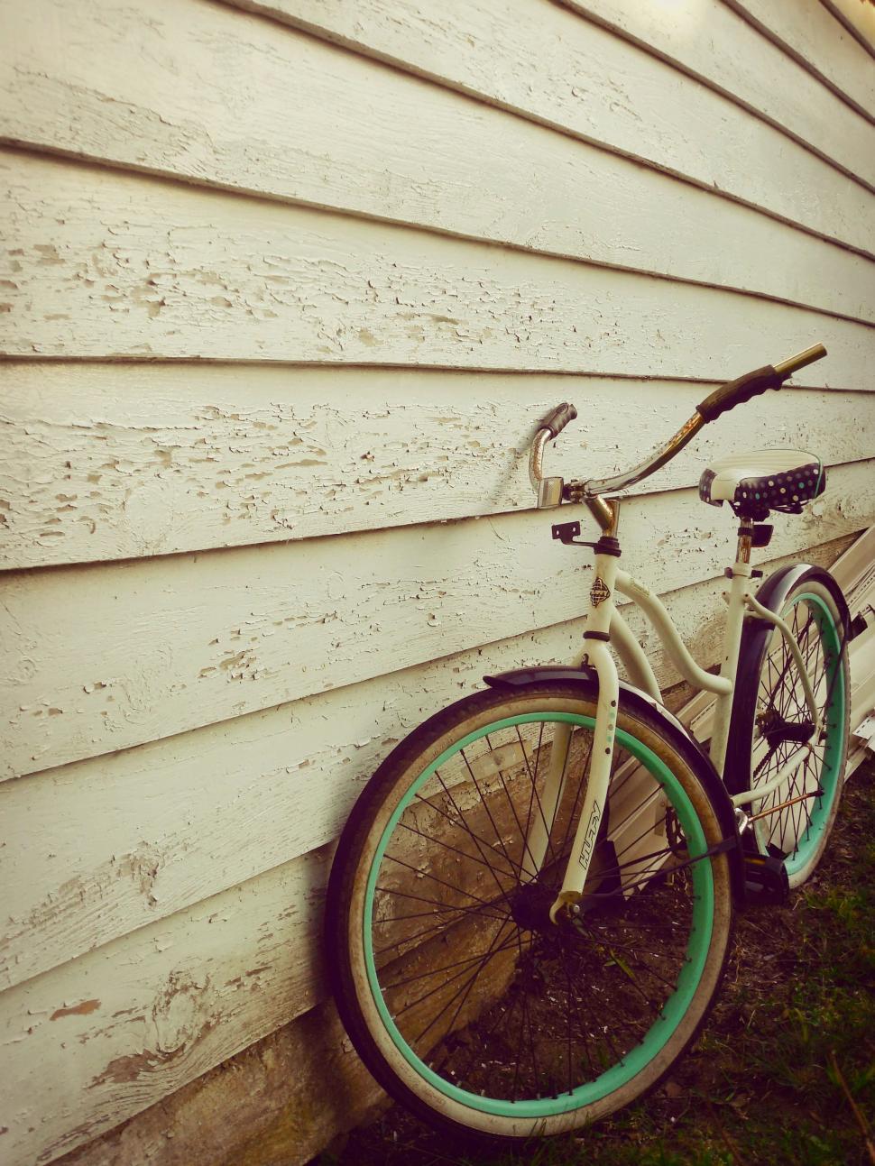 Free Image of White Bicycle  