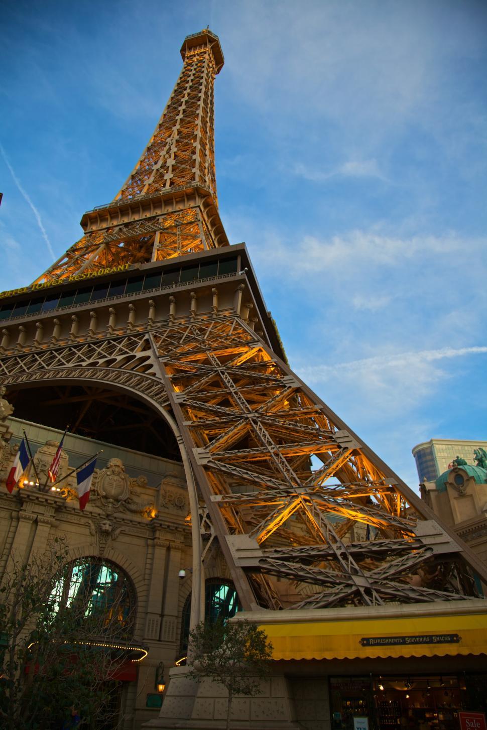 Free Image of The Eiffel Tower Dominating the Paris Skyline 