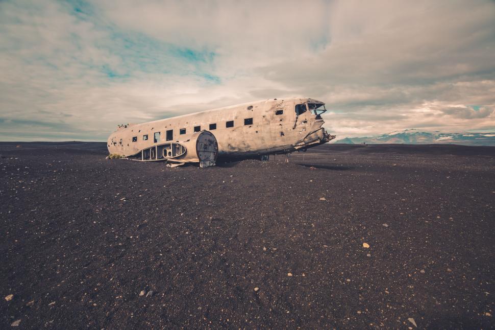 Free Image of Wrecked Airplane 