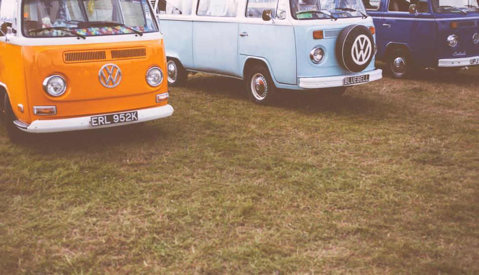 Free Image of Volkswagen buses 