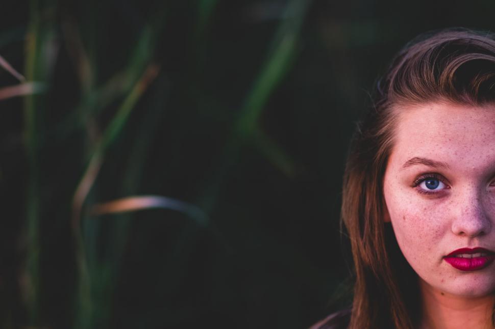 Free Image of Caucasian Woman Face - eye contact 