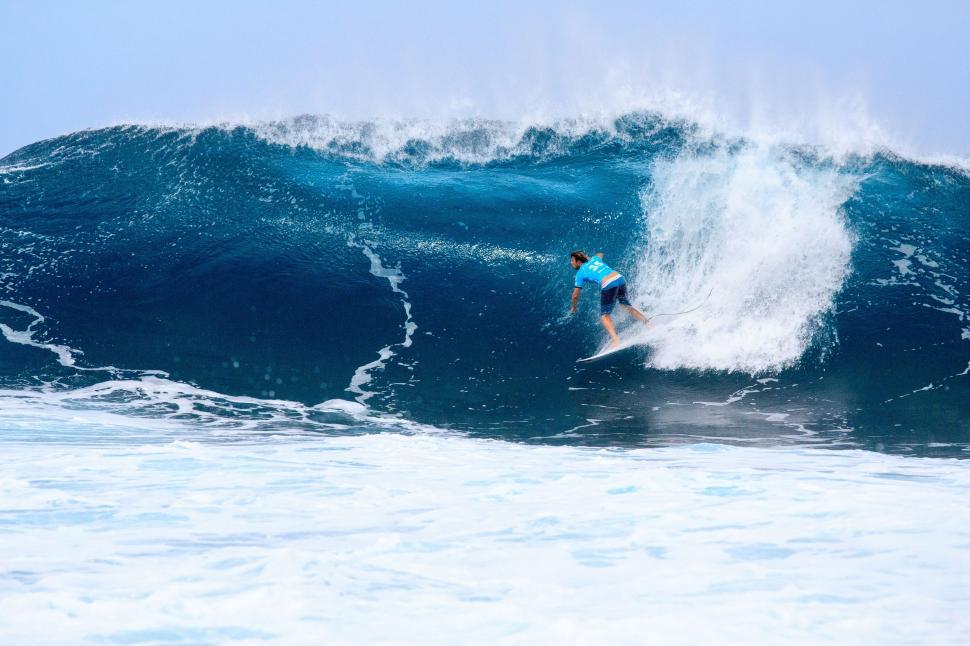 Free Image of Surfing on beach  