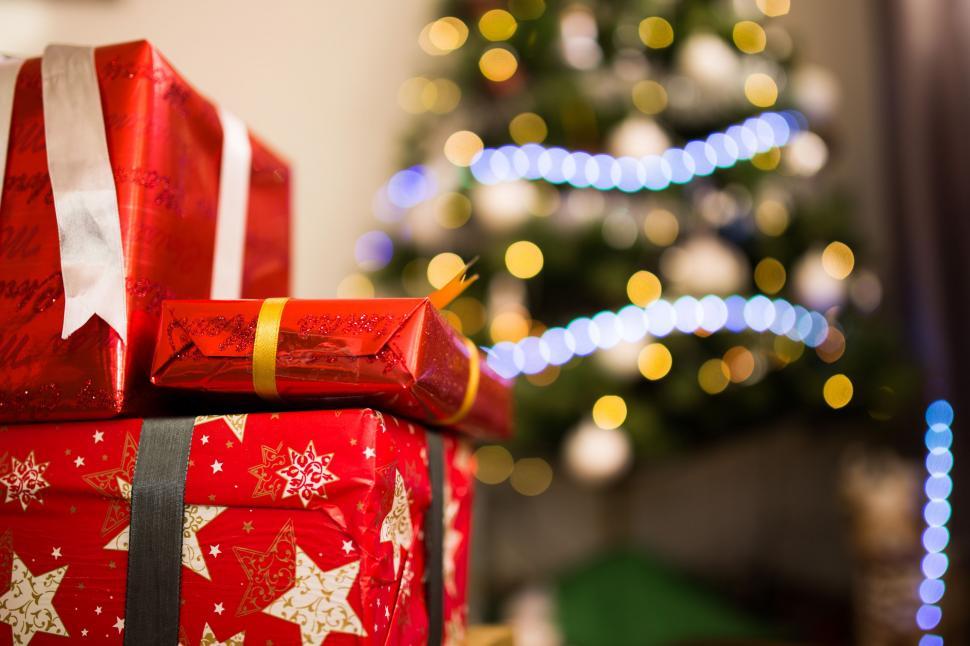 Free Image of Christmas gifts 