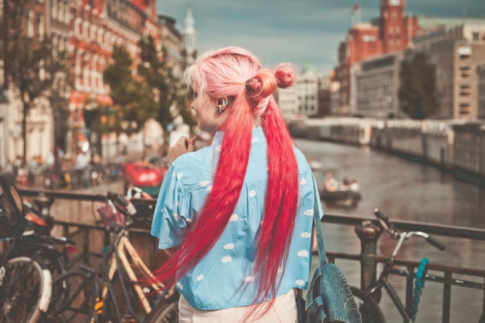Free Image of Backside view of red hair woman  