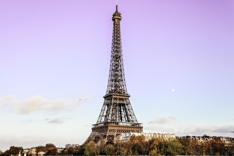 Free Image of Eiffel Tower 