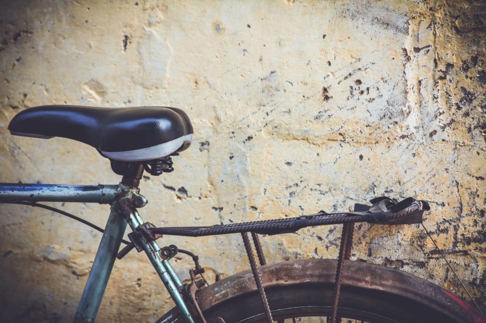 Free Image of Bicycle Seat and carrier 