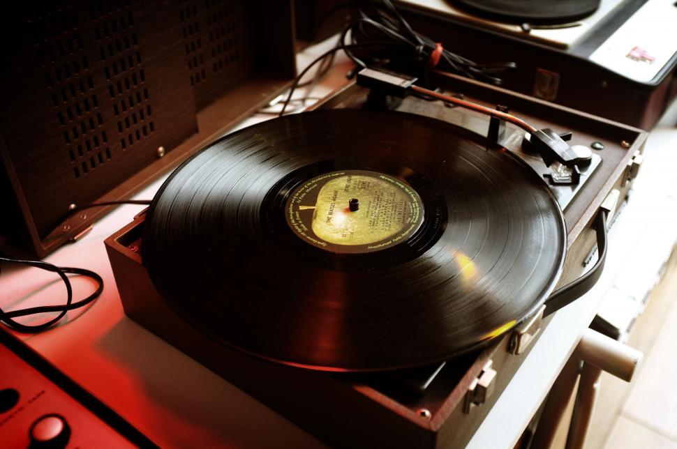 Free Image of Vinyl Disc Turntable 