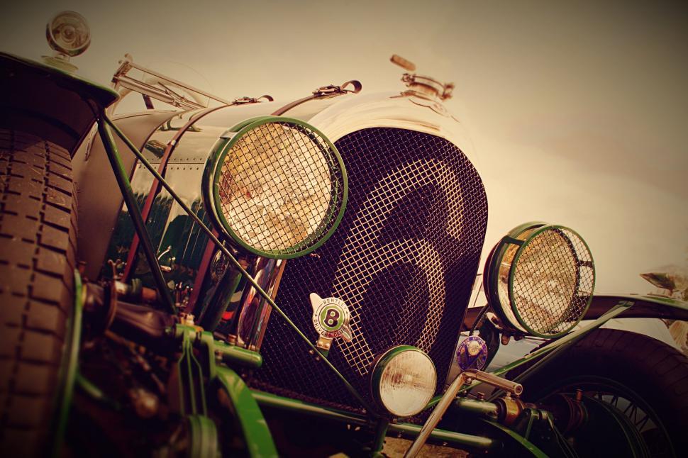 Free Image of Vintage Bentley car  