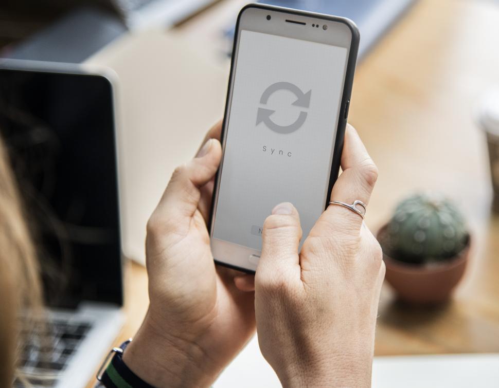 Free Image of Close up of a smart phone with loading icon 