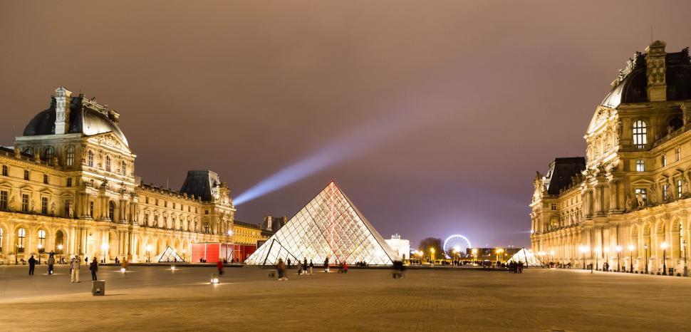 Free Image of Louvre Pyramid at night 