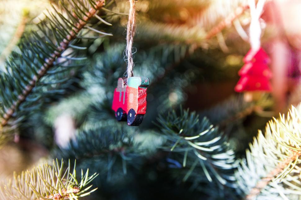 Free Image of Christmas Decorations 