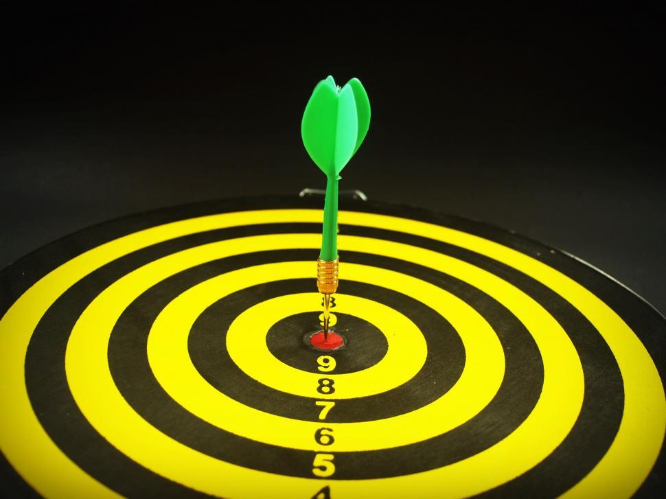 Free Image of Dart on bullseye 