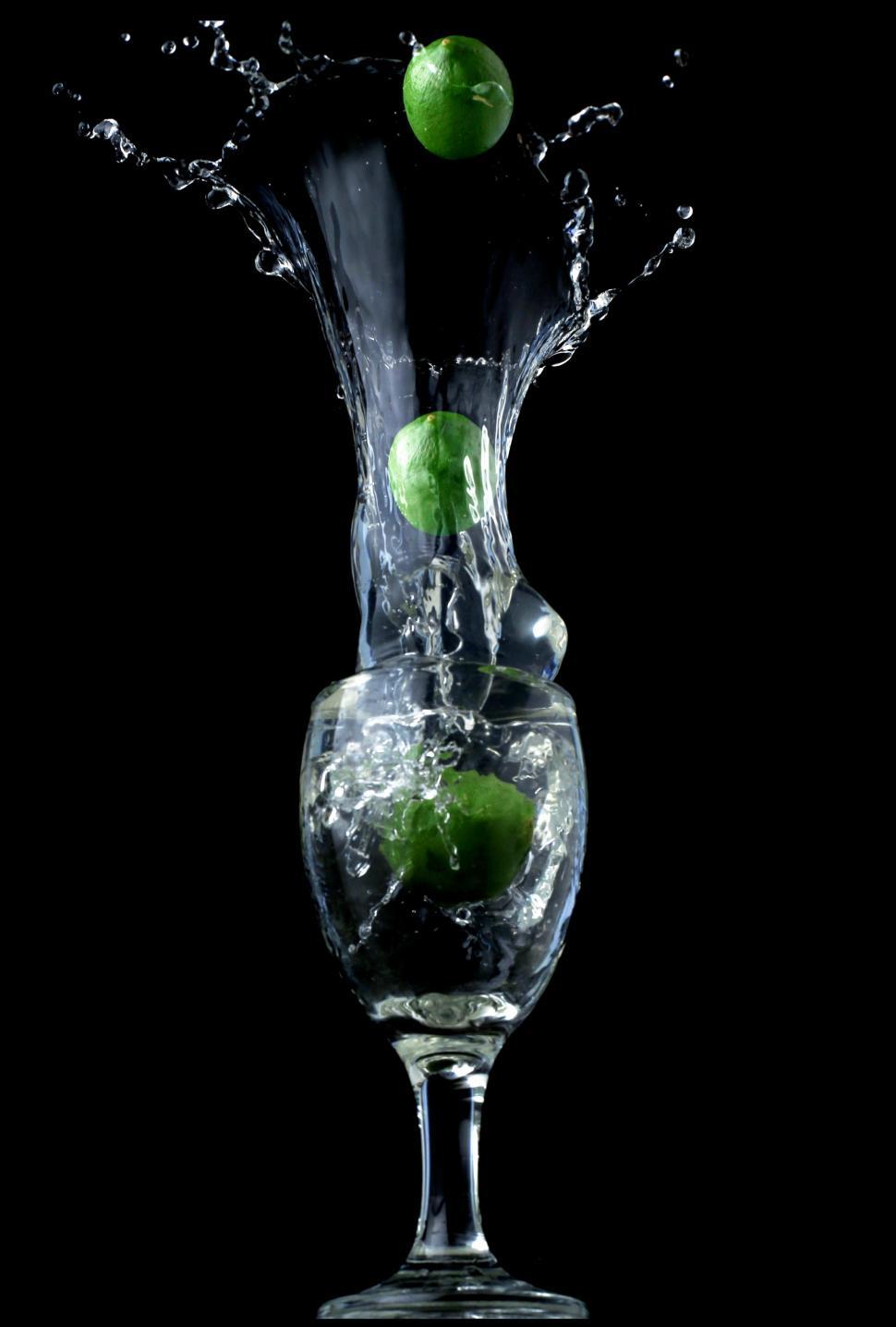 Free Image of Cocktail Splash 