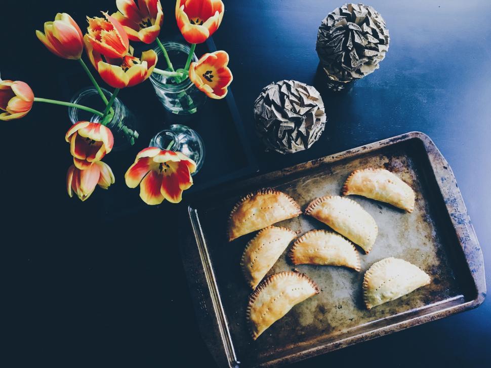 Free Image of Flowers and sweet dumplings  