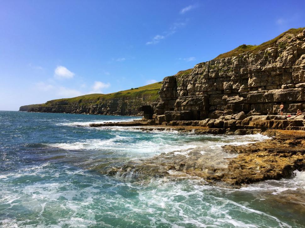 Free Image of Cliffs and Ocean  