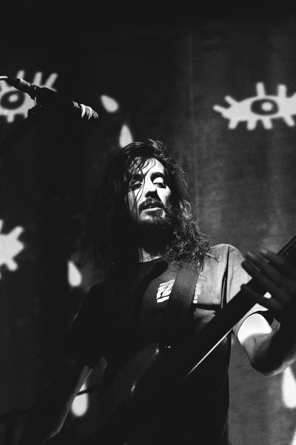 Free Image of Male Guitarist  