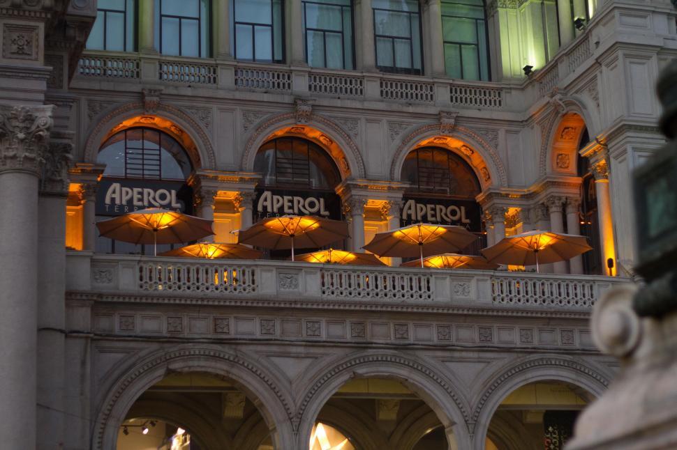Free Image of  Terrazza Aperol - Galleria Vittorio Emanuele II 