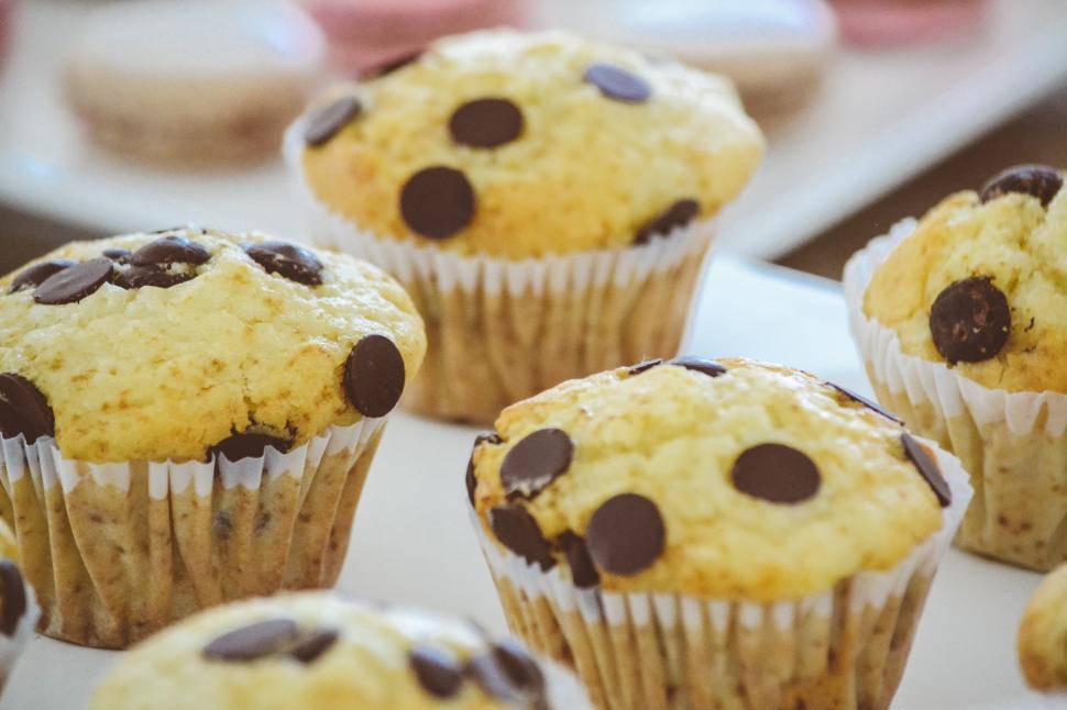 Free Image of Freshly Baked Cupcakes 