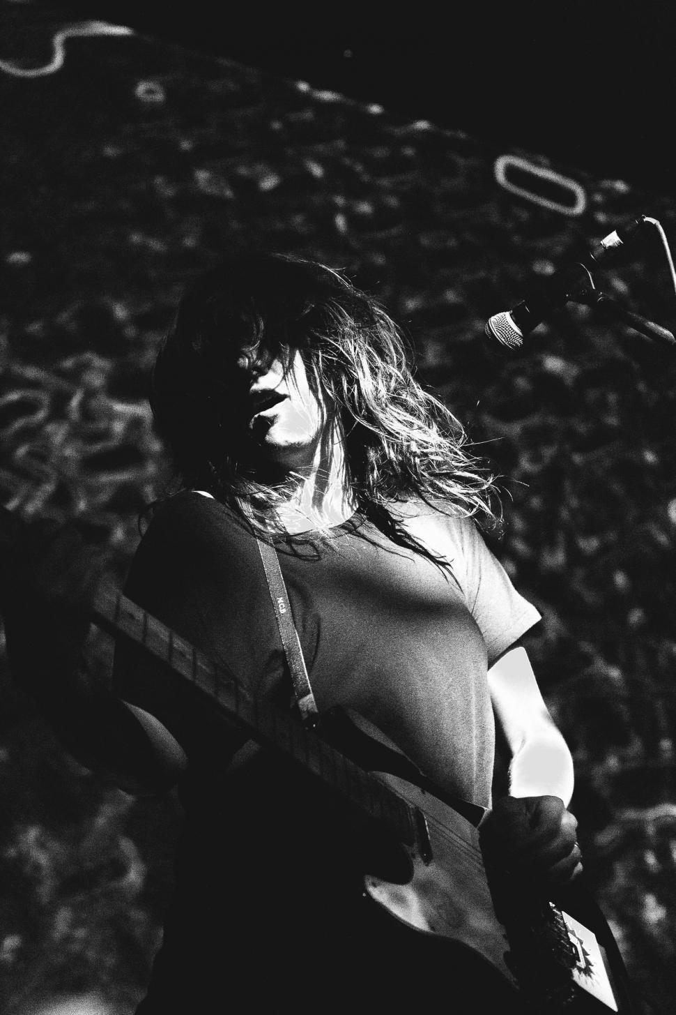 Free Image of Courtney Melba Barnett - on stage 