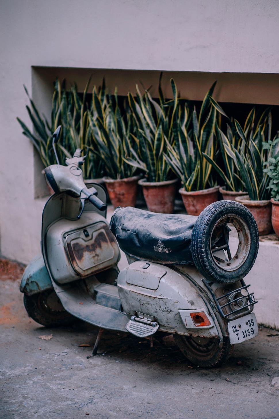 Free Image of Abandoned Scooter in New Delhi 