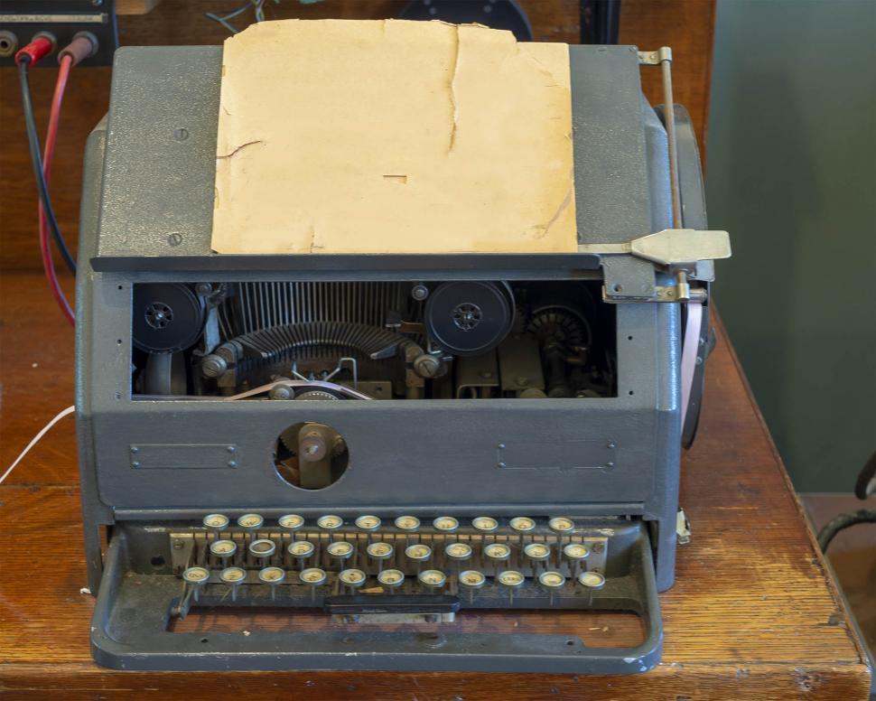 Free Image of Type writer 