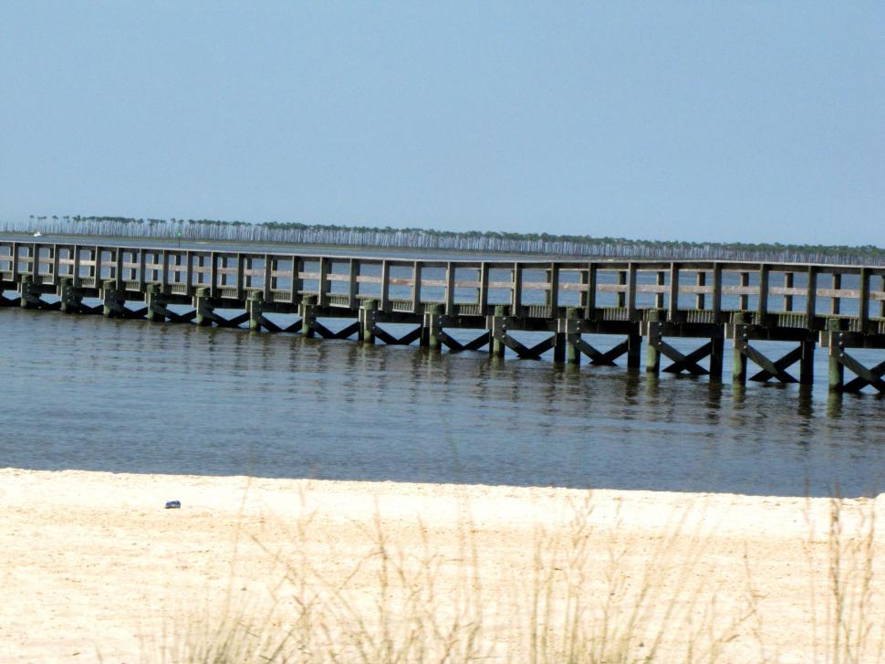 Free Image of Pier on ocean 