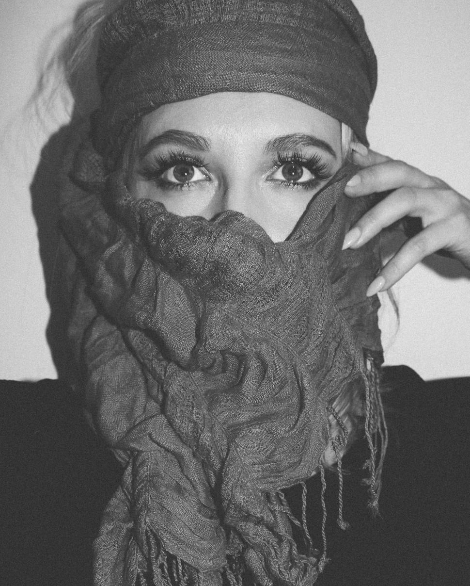 Free Image of Woman with Scarf - B&W 