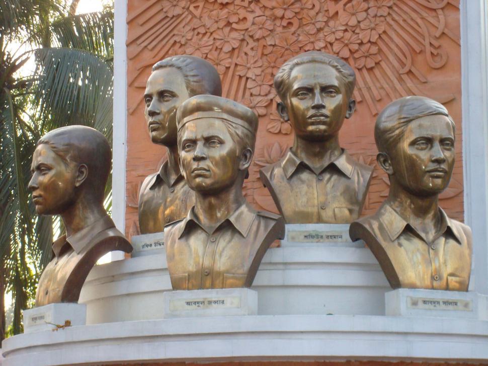 Free Image of Sculpture of Martyers 
