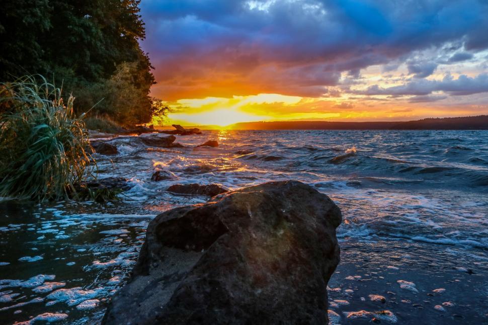 Free Image of Sunset and Sea  