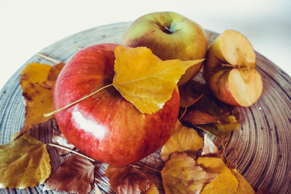 Free Image of Red Apples and Leaves  