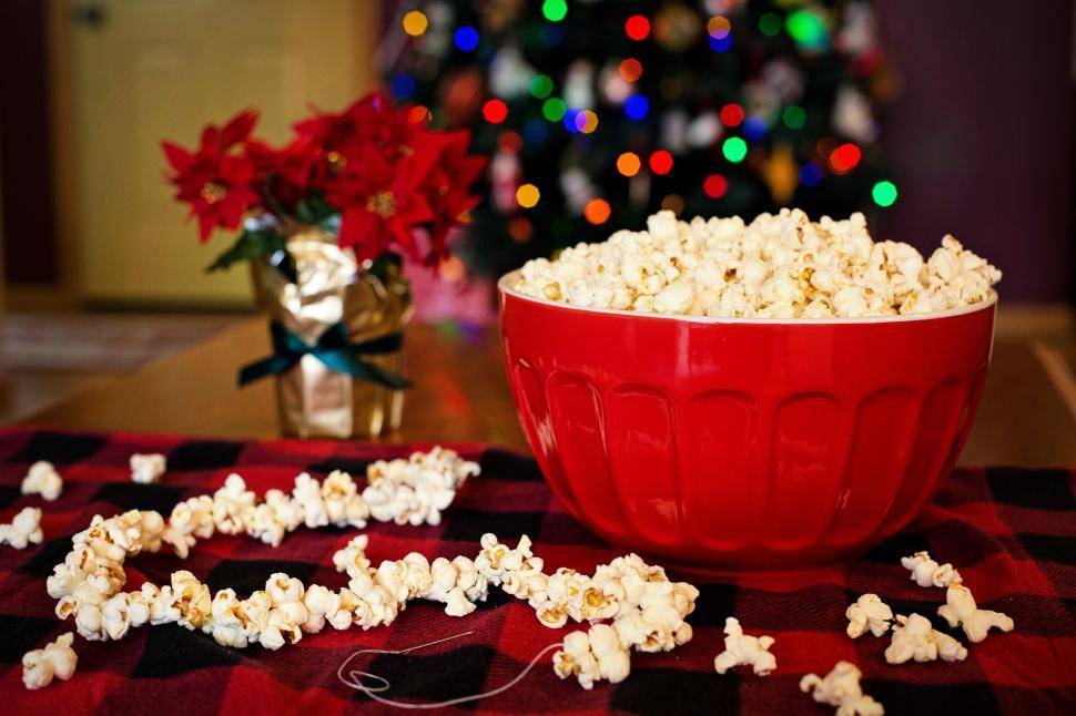 Free Image of Stringing popcorn 