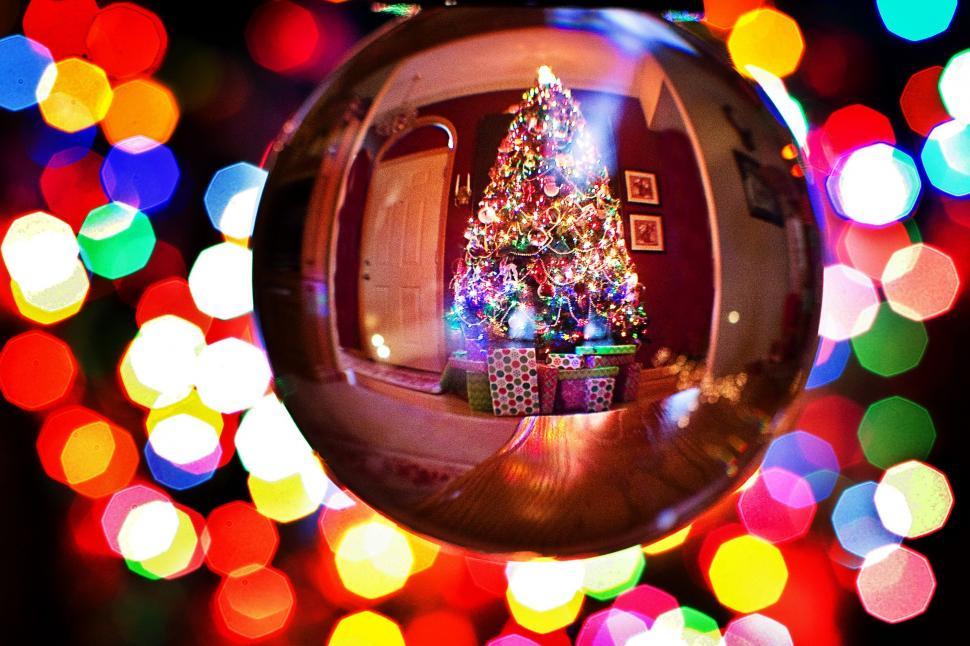 Free Image of Crystal Ball and Christmas Lights 